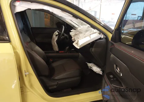 2025 Nissan Kicks Sr Intelligent Awd z USA, uszkodzony, nr VIN 3N8AP6DD9SL356697